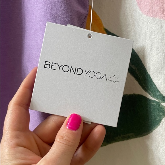 Beyond Yoga Lavender Sports Bra - Picture 4 of 5